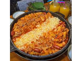 서울 관악구 신림동에 위치한 특별한 맛의 닭갈비 맛집 '장안닭갈비 신림점' 기사 이미지